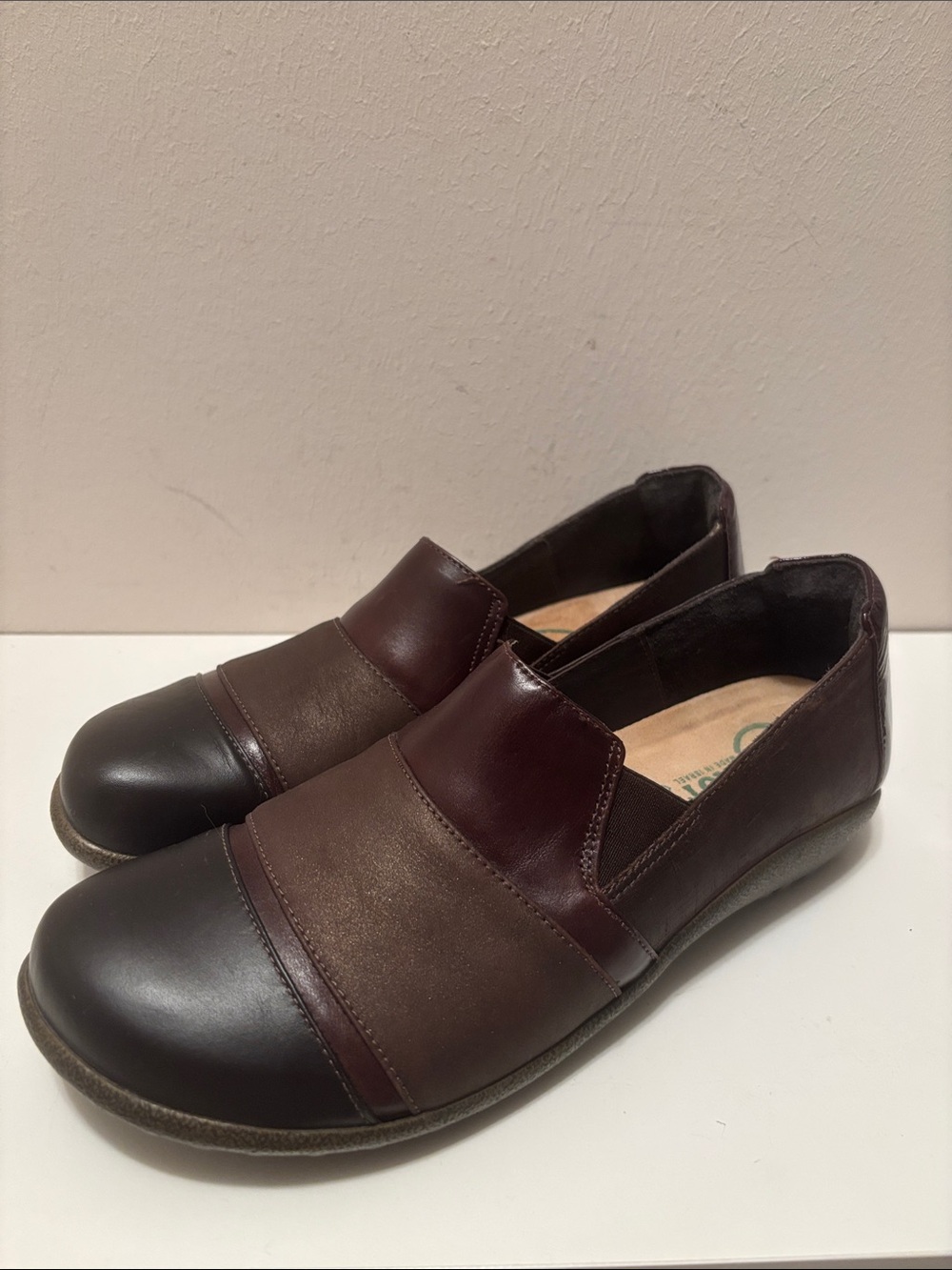 Naot Two-Tone Brown Leather Slip-On Loafers 40/9 comfort
